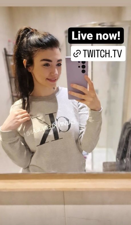 Wolfabelle pretty actress images