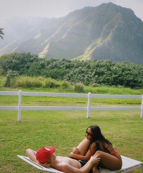 Sienna Mae Gomez hd model pictures