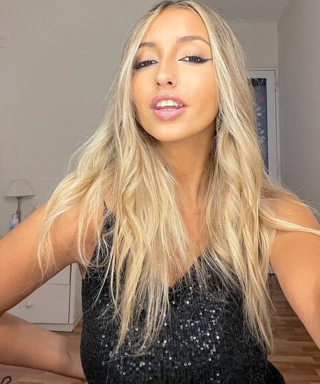 BustyAna Profile pic