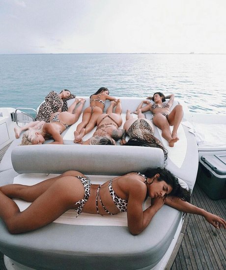 Paula Dinamicah exclusive star picture