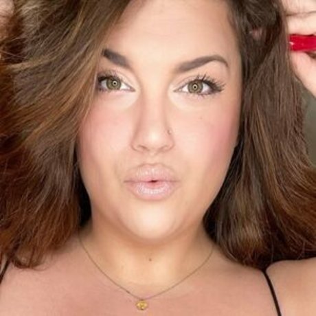 Aria Jane pornstar pretty picture