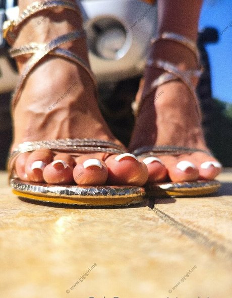 atomictoez actress photos