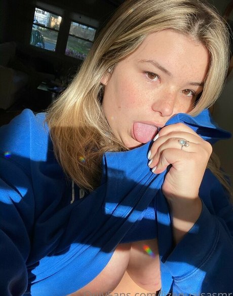 Liz Equals ASMR star perfect picture