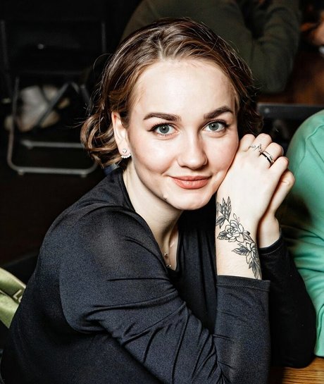 Regina Rodnova adult actress picture