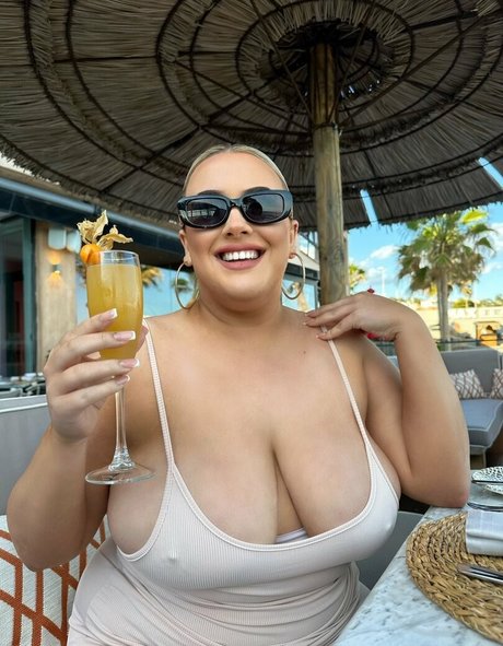 Laura Morgan exclusive model img