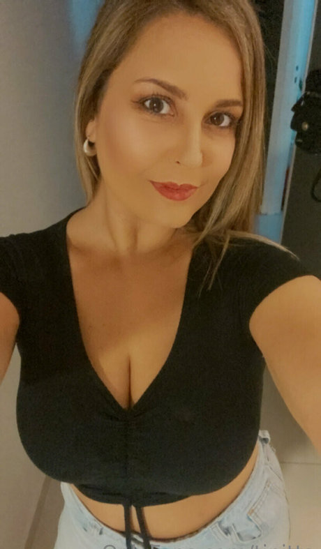 tinitta porn star photo