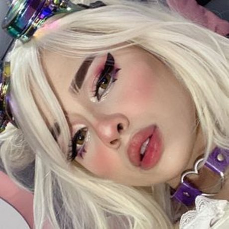 busty mom onlyfans art naked photos