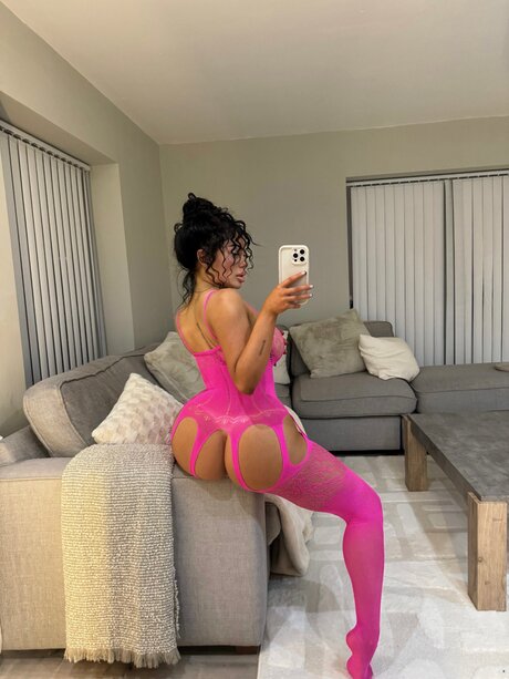 Hollyydollyy nudes actress pics