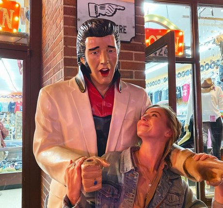 Taylor Francis sex model archive