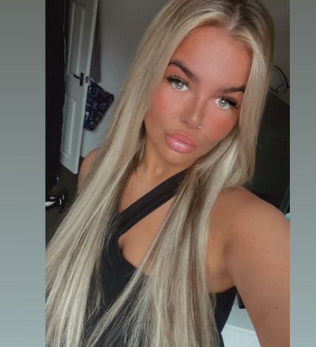 arab wife onlyfans erotic pics