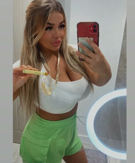 Kayleigh Thomsen nice star images