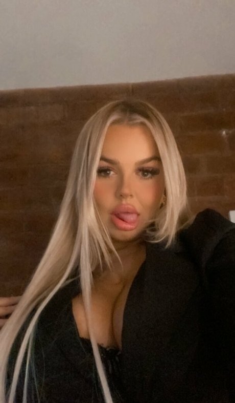 Kayleigh Thomsen star exclusive photos