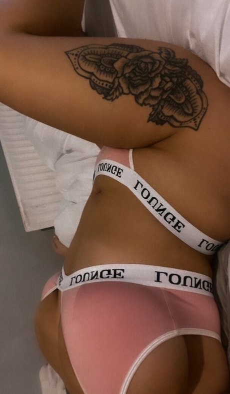 Kayleigh Thomsen model high quality img