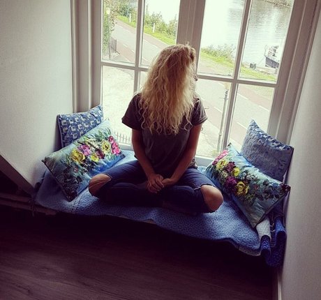 Zimra Geurts erotic star picture