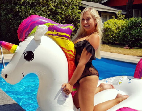 Sensi Lowe pornstar art img