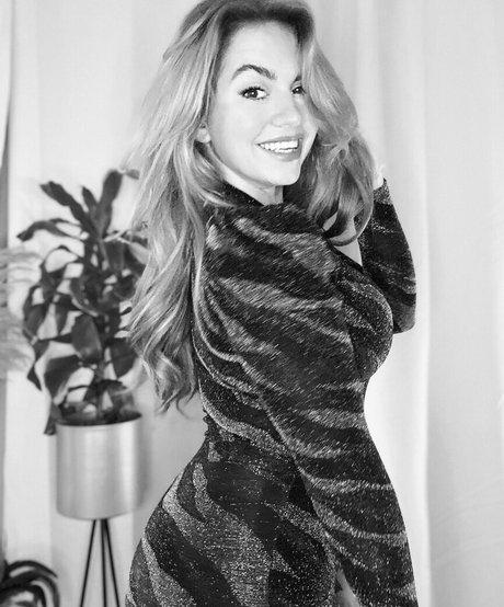 Sensi Lowe perfect actress galleries