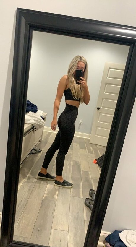 Courtney Callihan model erotic photos