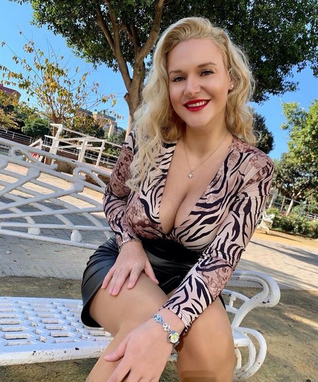 Dolly Fox star top pictures