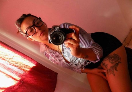 nessanina nude actress pics