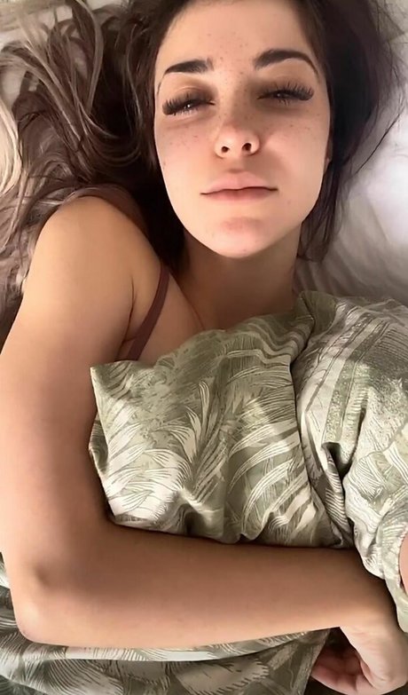 Anni The Duck pornstar adult pictures