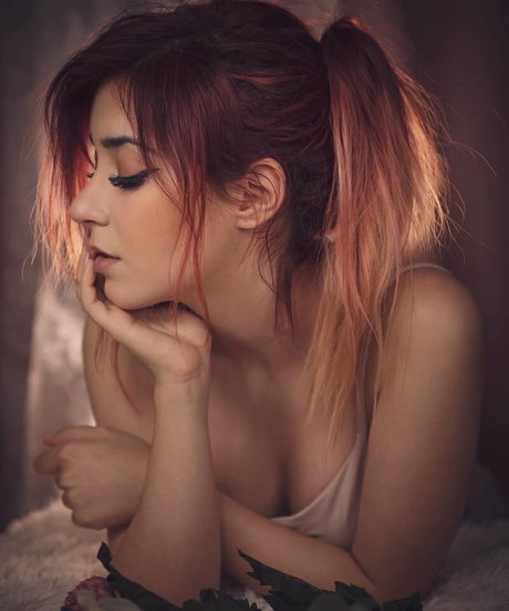 Anni The Duck model free pics