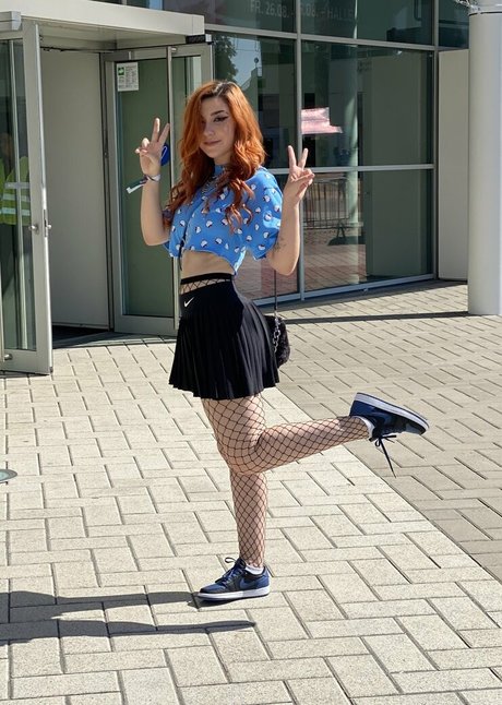 Anni The Duck star art images