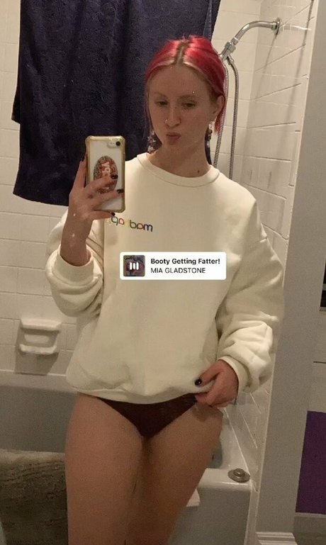 Mia Gladston erotic star image