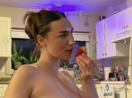 Ambzzzie model nude archive