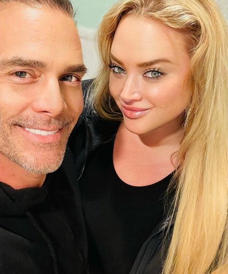 BlondiePomie hot star photos