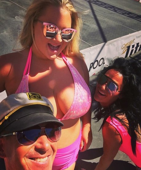 BlondiePomie hd actress img