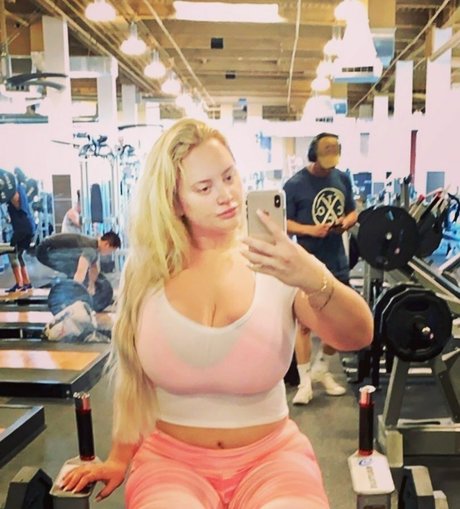 BlondiePomie pornstar hd pics