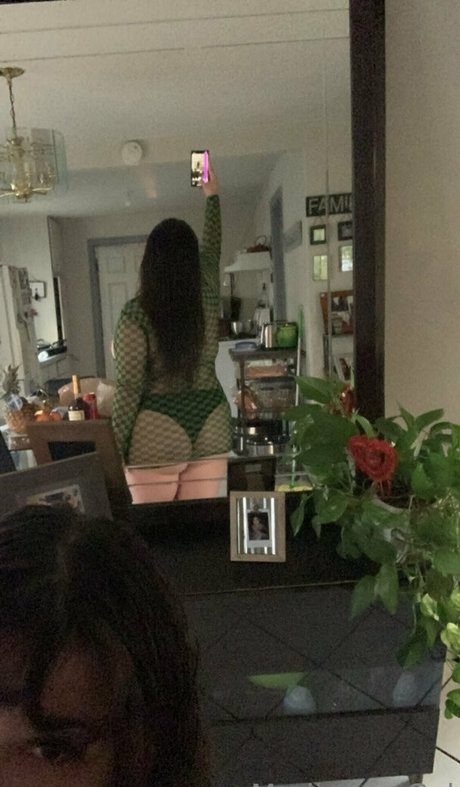 marijuanagal star sexy pics