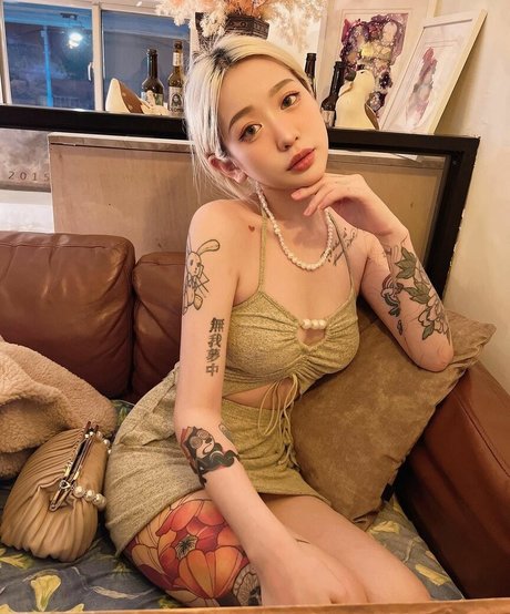 missmozzi pornographic actress pic