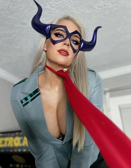 MadEm Lush pornstar hd archive