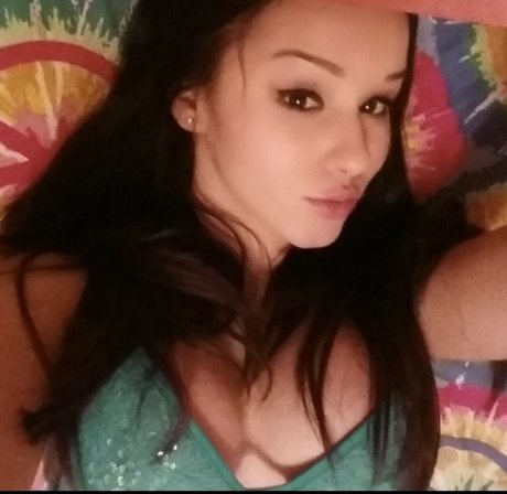 Nevalone sexy actress image