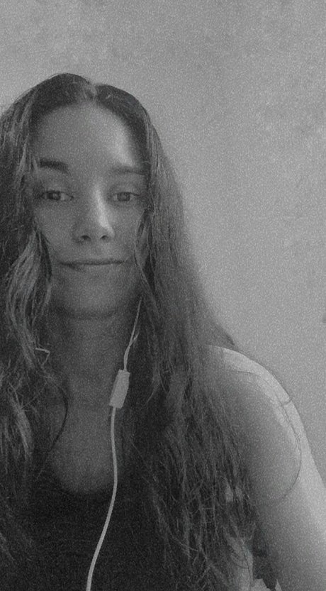 babyflorcita adult model img