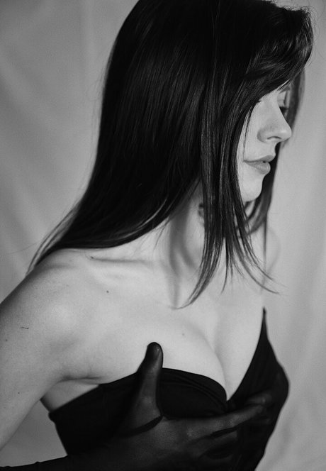 oliviawildinfree top pornstar photos