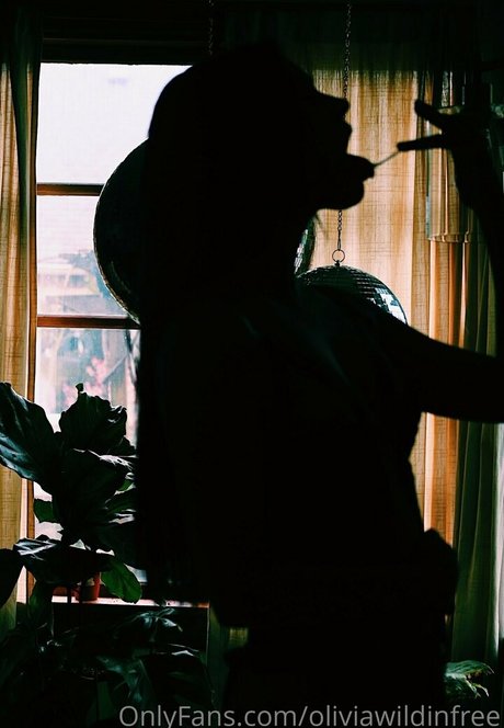 oliviawildinfree model free photos