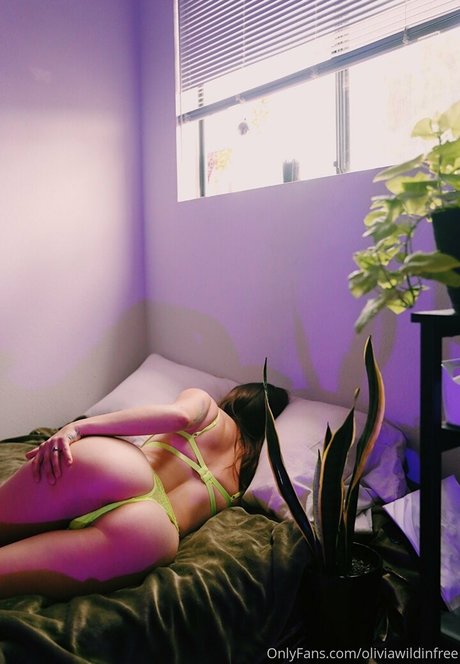 oliviawildinfree beautiful actress picture