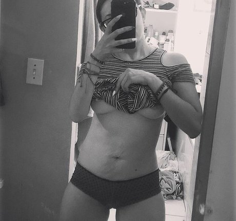 Independent bich model beautiful pics