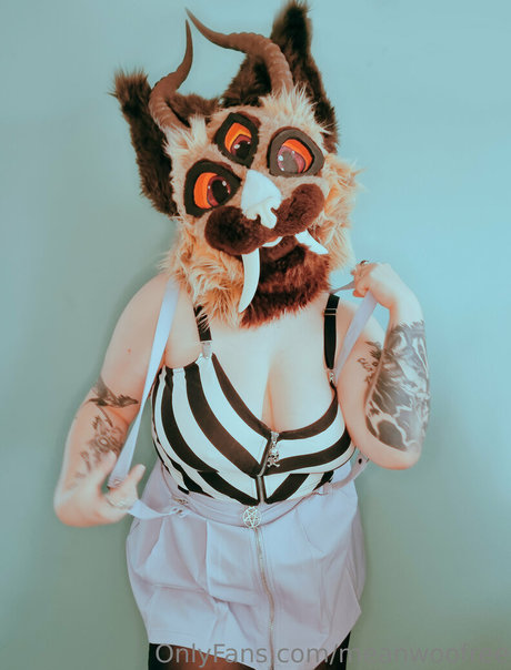 meanwoofree model nude photos