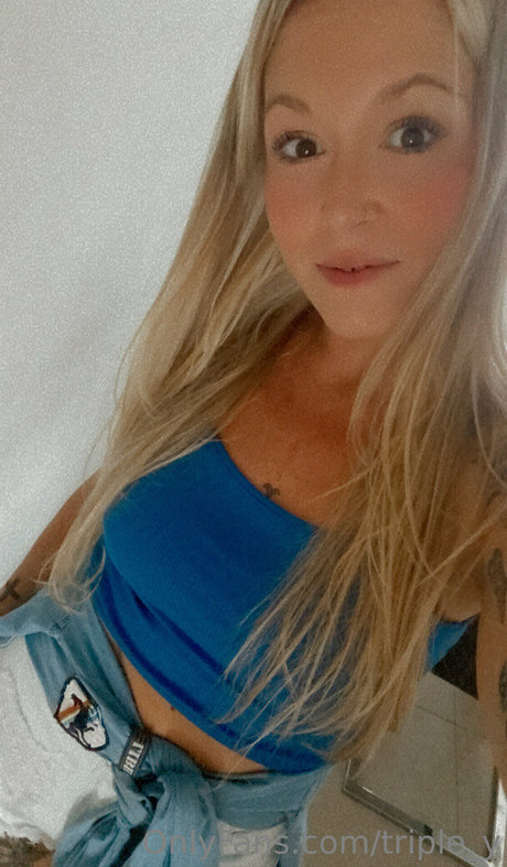 triple y art model gallery