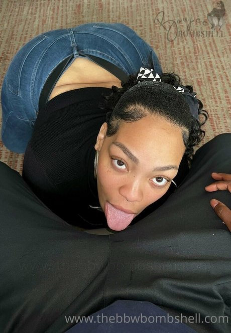 boujeebombshell nude model image