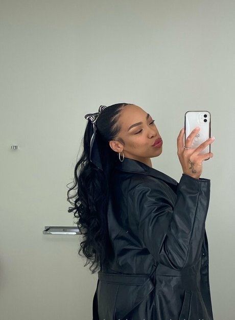 boujeebombshell sex actress photo