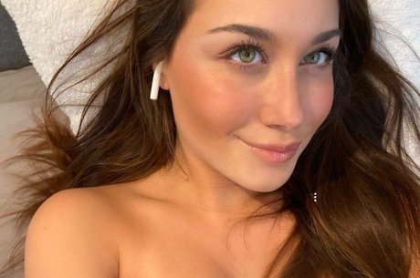 Maelyss Lpg high quality actress photos