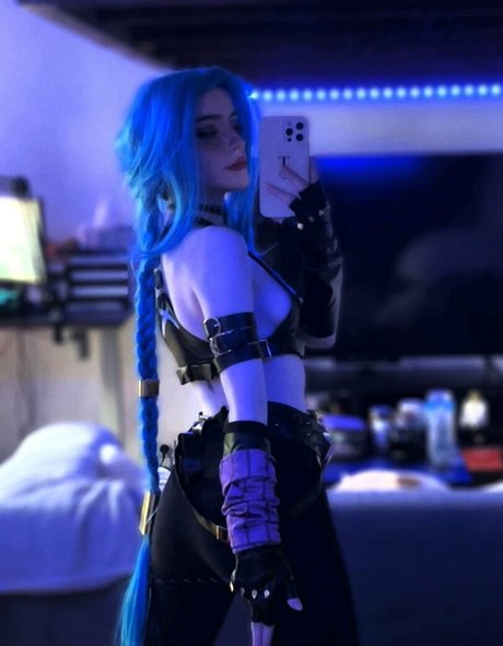 Evalunna model top photos