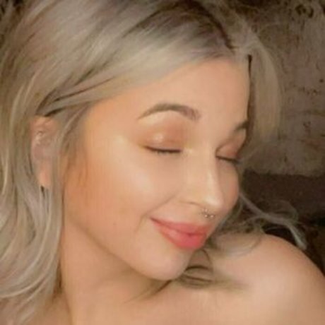 urchloemarie pornographic actress pic