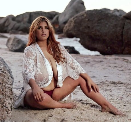 Mickyla Goslett pretty star pics