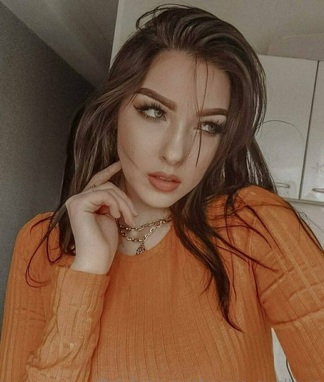 cassie swallows pornstar hot archive