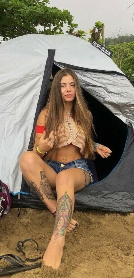 Thayna Lopes exclusive star photo